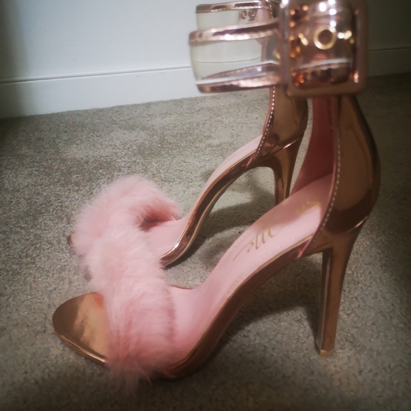 So Me Pink Furry Heels - Picture 3 of 3